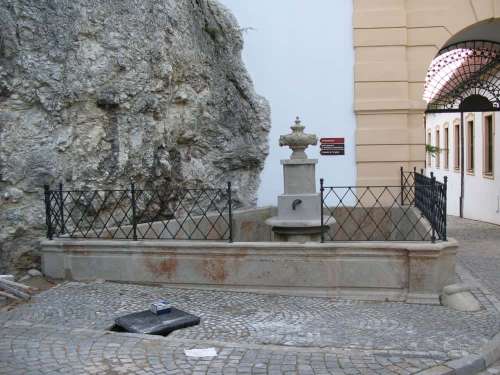 Kašna Mikulov druhé nádvoří