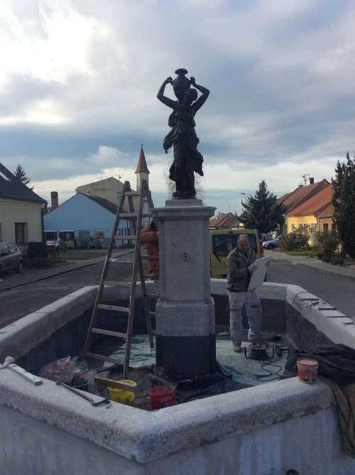 Kašna Perná