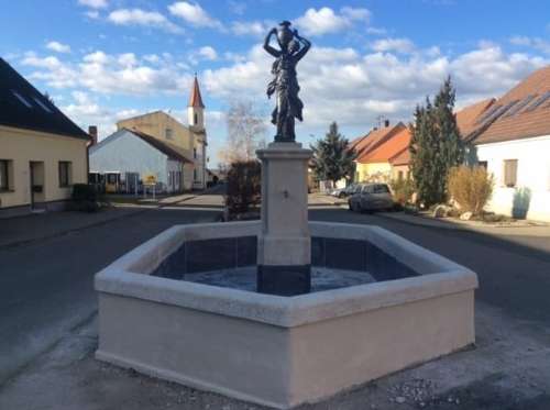 Kašna Perná